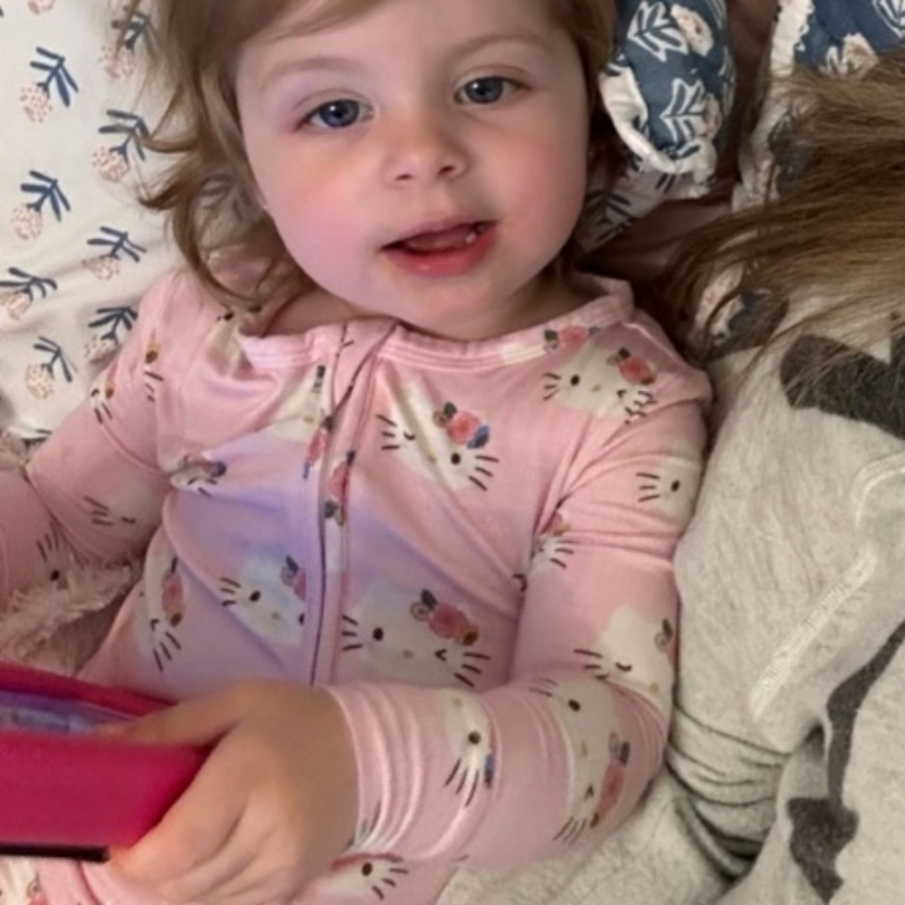 Hello kitty x posh peanut 💗